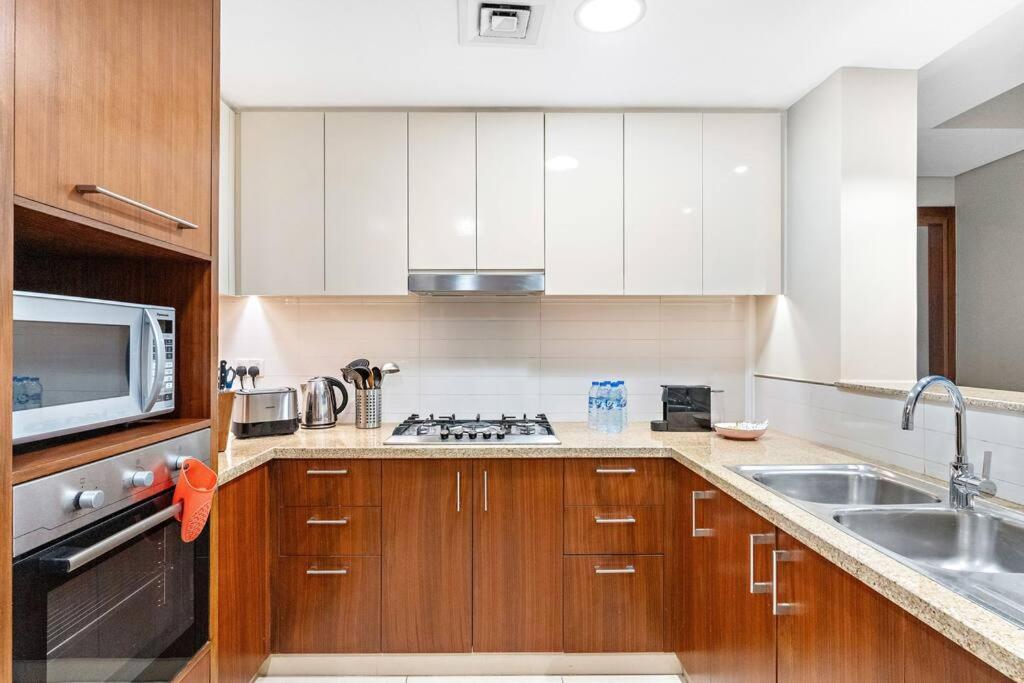 First Class 2br Chic Cityscape *