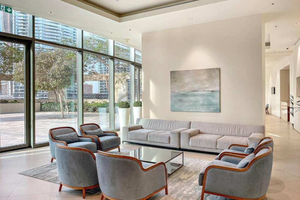 Apartment First Class 2br Chic Cityscape *