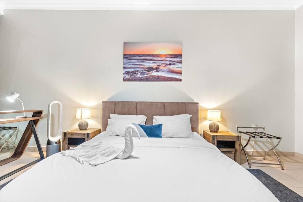 Apartment First Class 2br Chic Cityscape Dubai