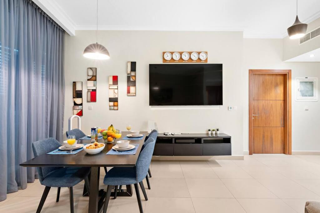 Apartment First Class 2br Chic Cityscape *