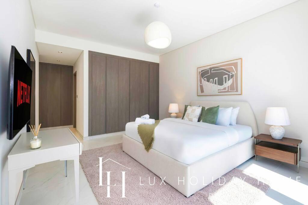 Apartment Lux The Burj View District One