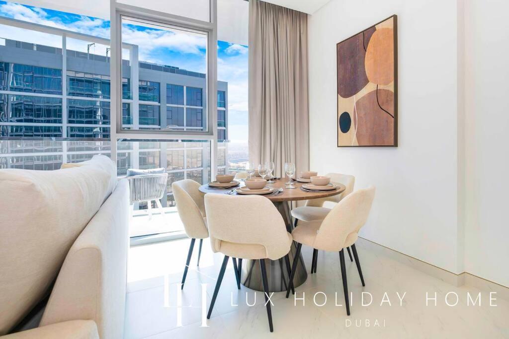 Apartment Lux The Burj View District One Dubai