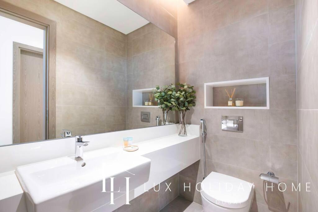 Lux The Burj View District One *