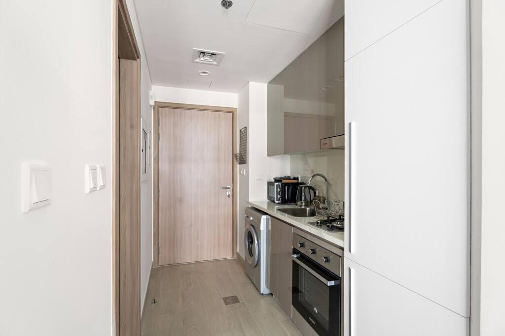 Apartment Brand New Studio In Azizi Riviera 47, Meydan City Dubai