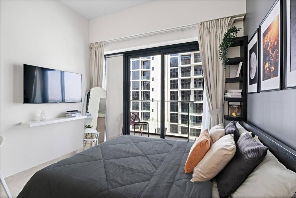 Brand New Studio In Azizi Riviera 47, Meydan City *