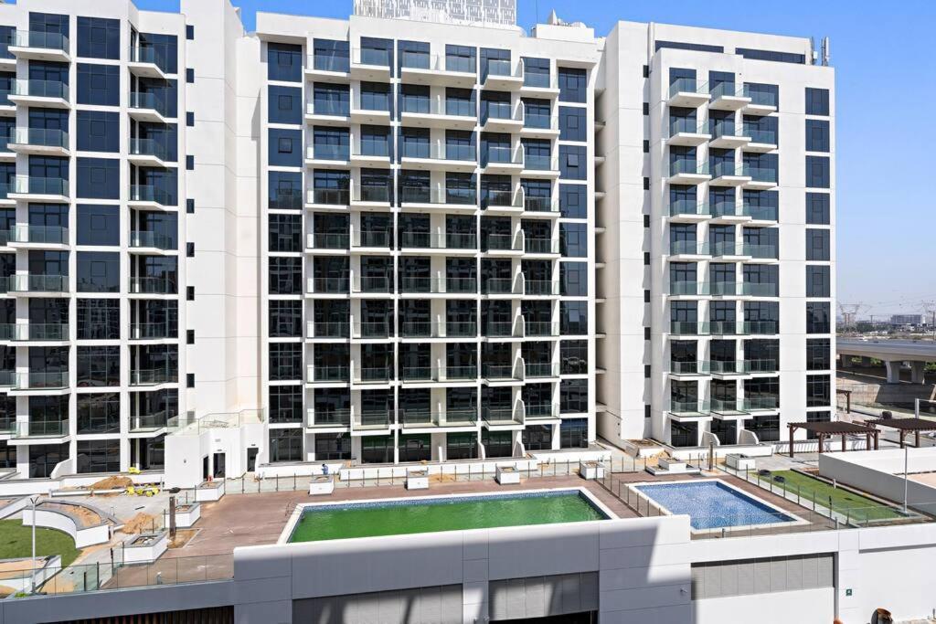 Brand New Studio In Azizi Riviera 47, Meydan City