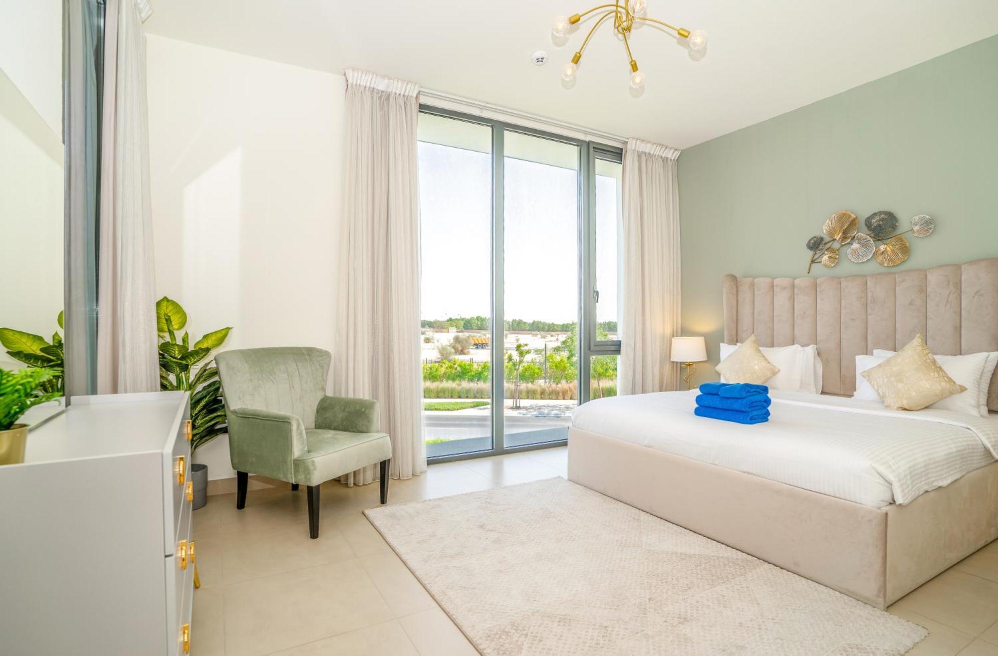 New Arabian Hills Villa- 3 Bedroom & Maid Golf Grove With Private Pool Villa Dubai