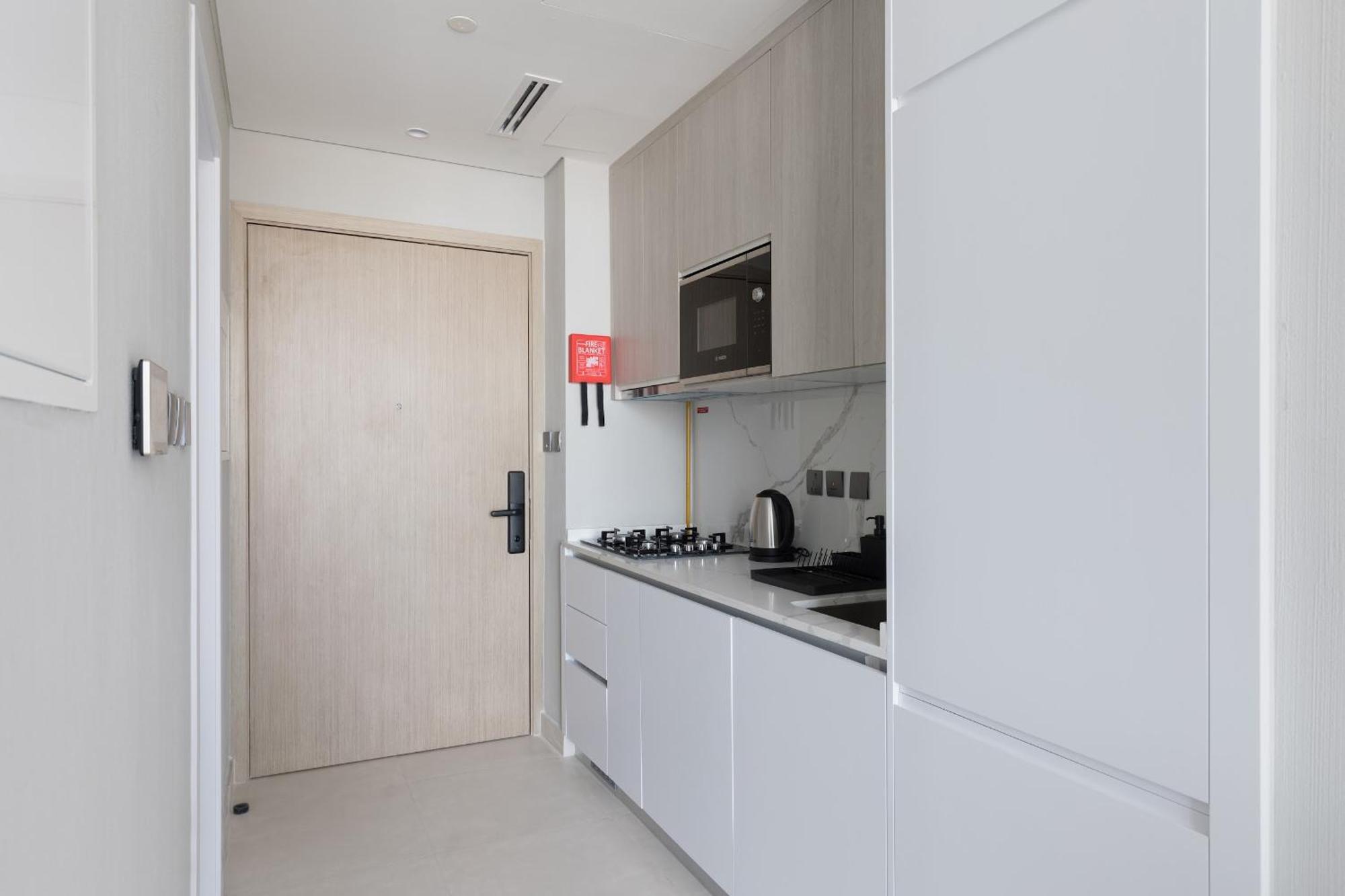 Apartment Cozy In Westwood By Imtiaz