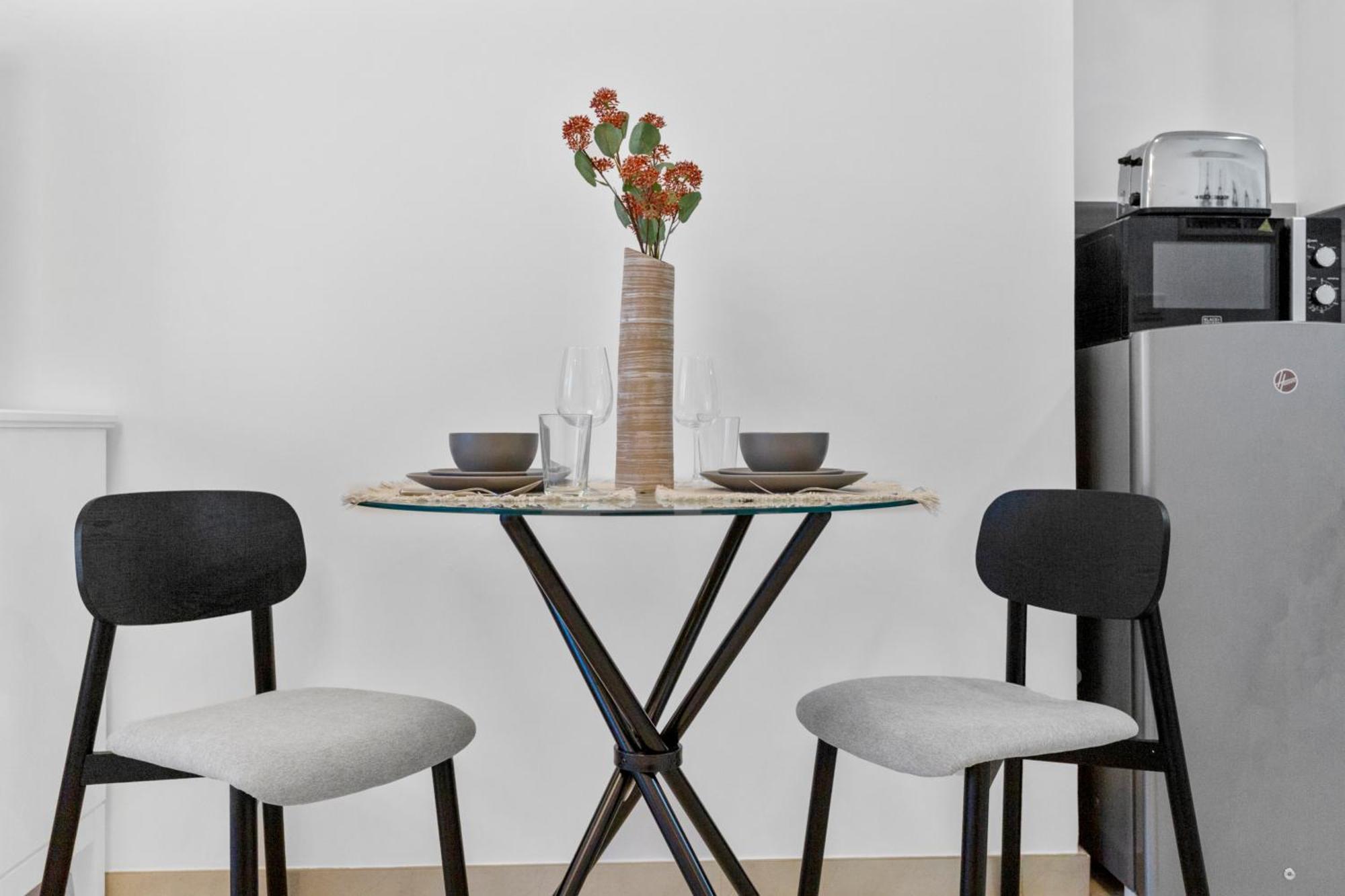 Stylish With Premium Amenities Apartment *