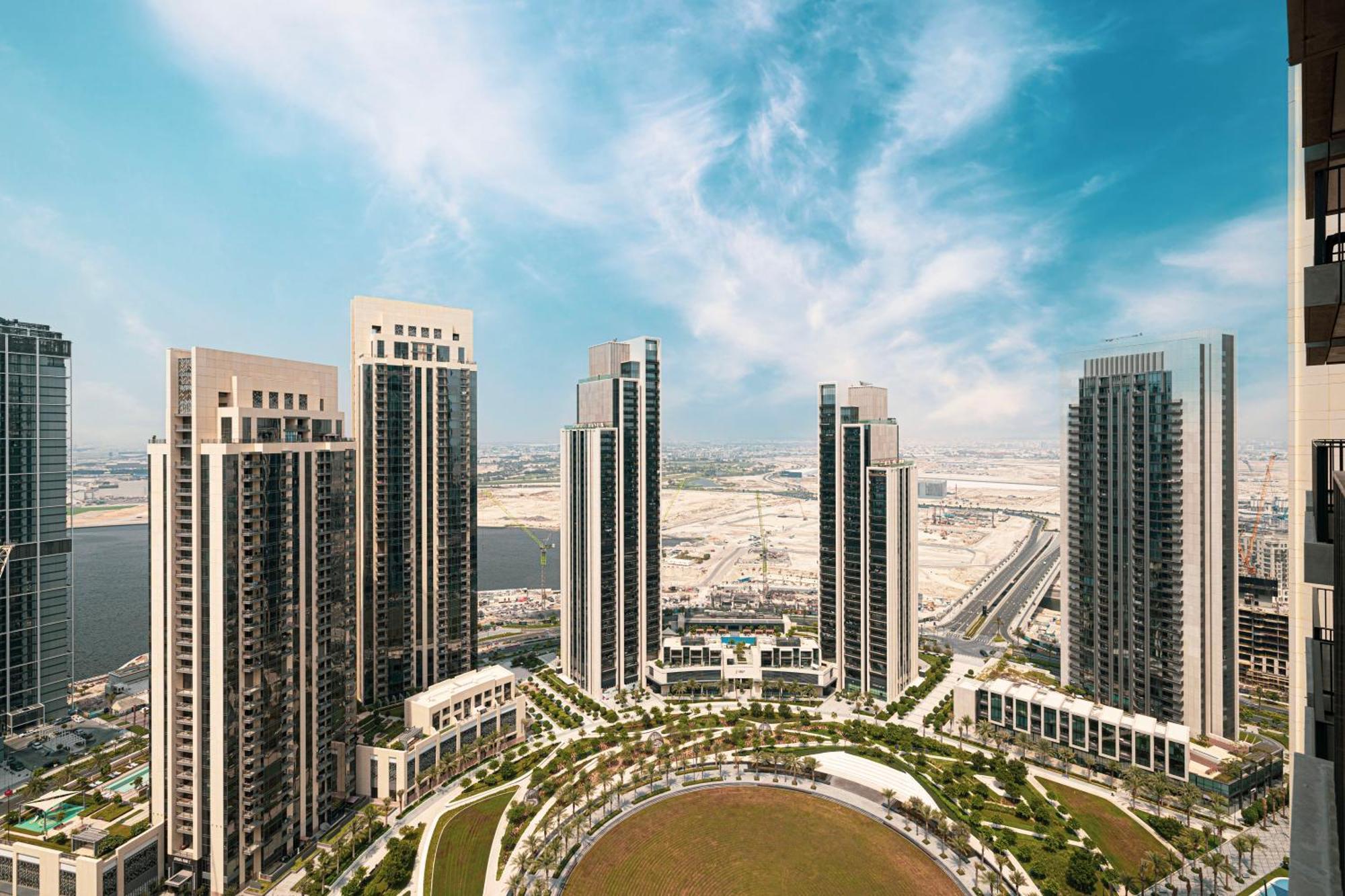 Exclusive High Floor 1br - Skyline View Apartment *