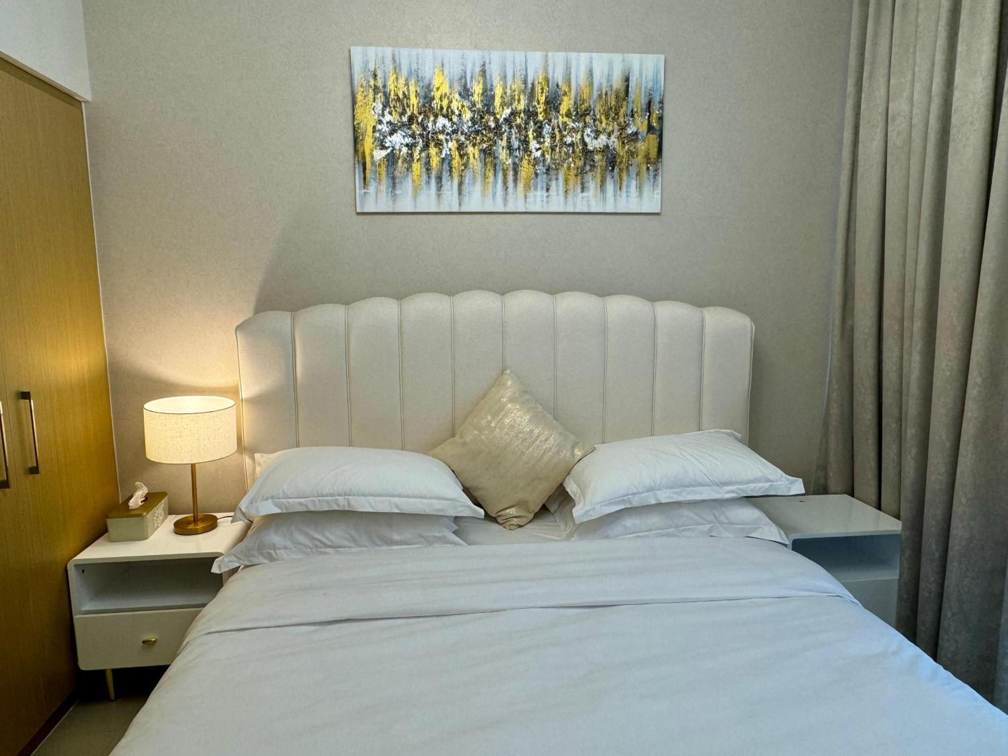 Luxurious 2 Bedroom In Creek Harbour
