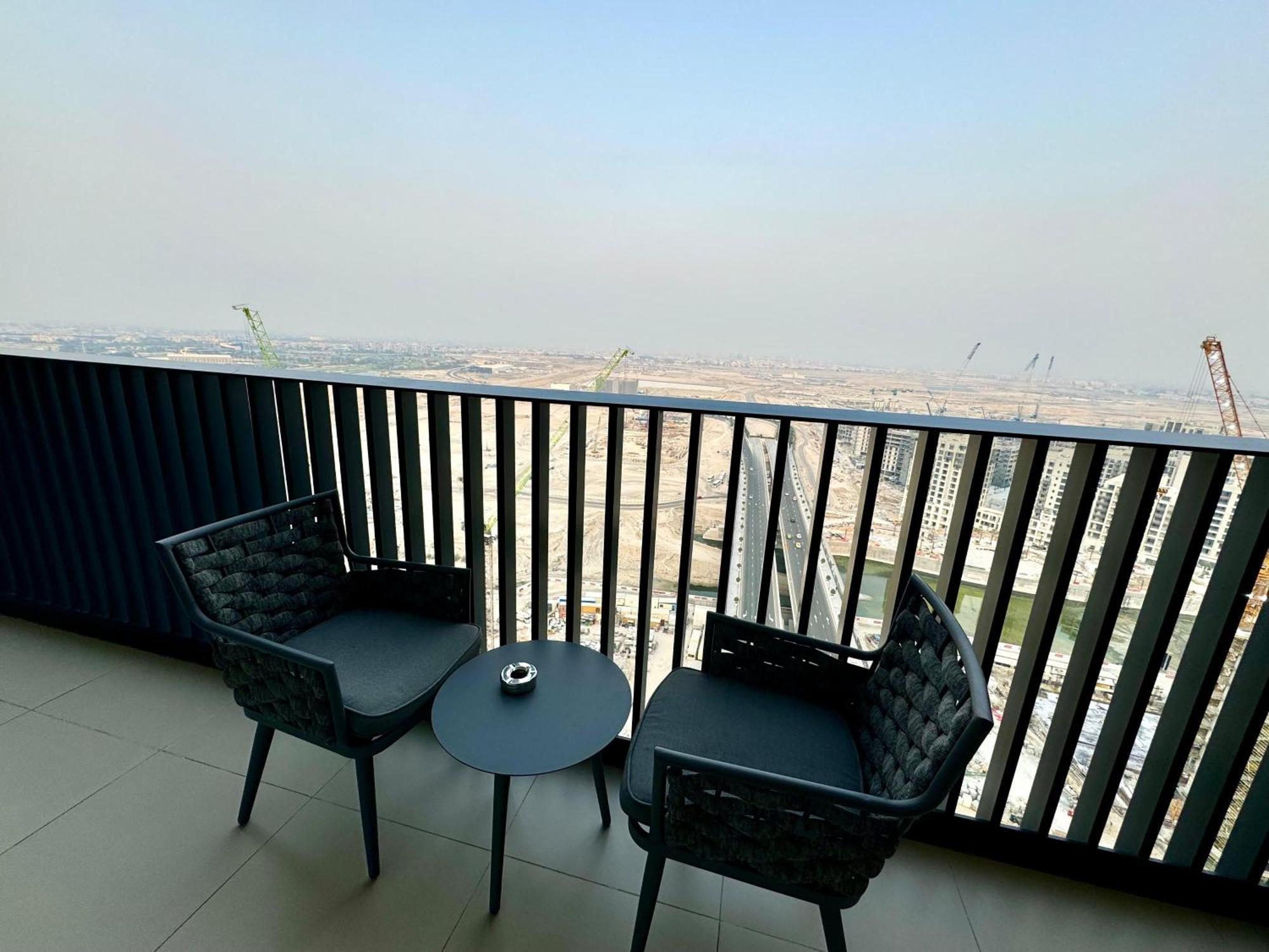 Luxurious 2 Bedroom In Creek Harbour Apartment *