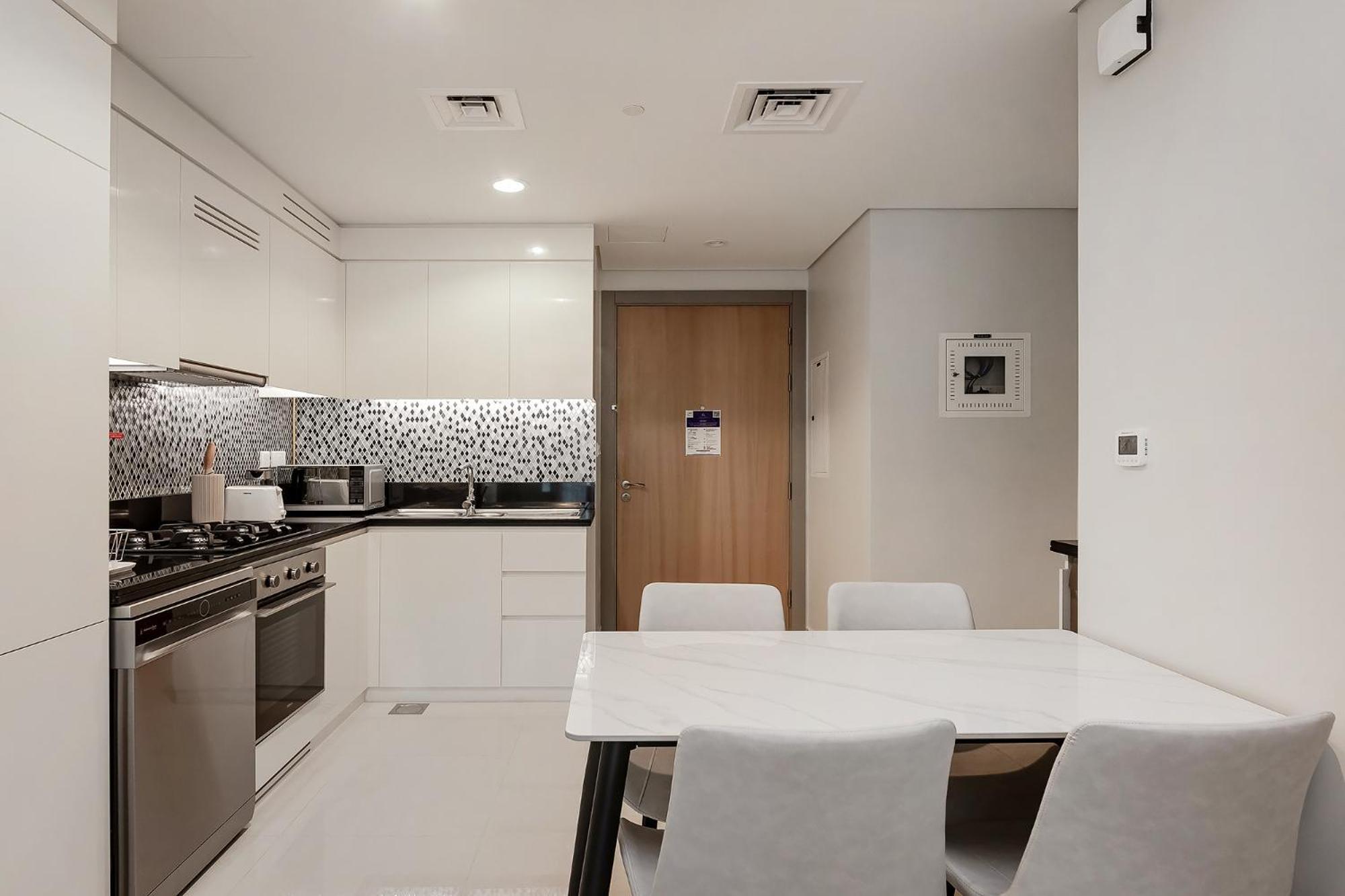 Apartment Extremely High 2br In Aykon Tower