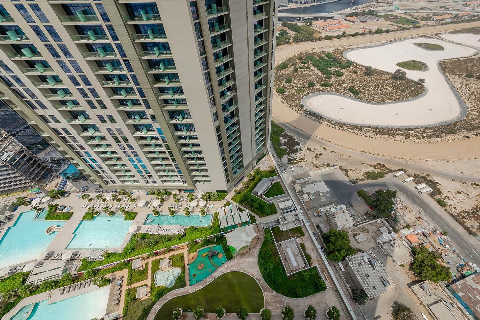 Extremely High 2br In Aykon Tower