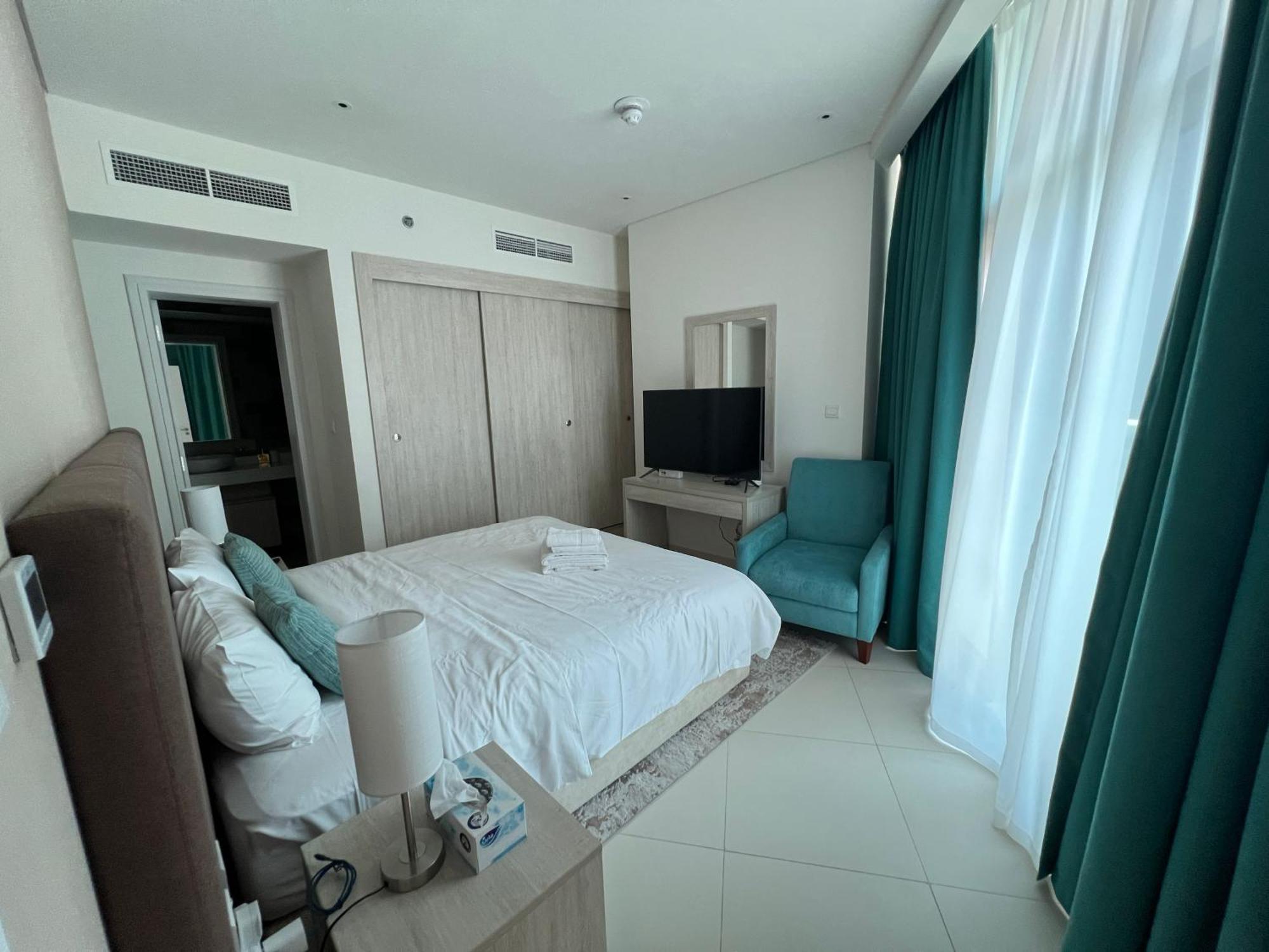 Sevenpalm 2br Seaview Rooftoppool Privbeach Apartment