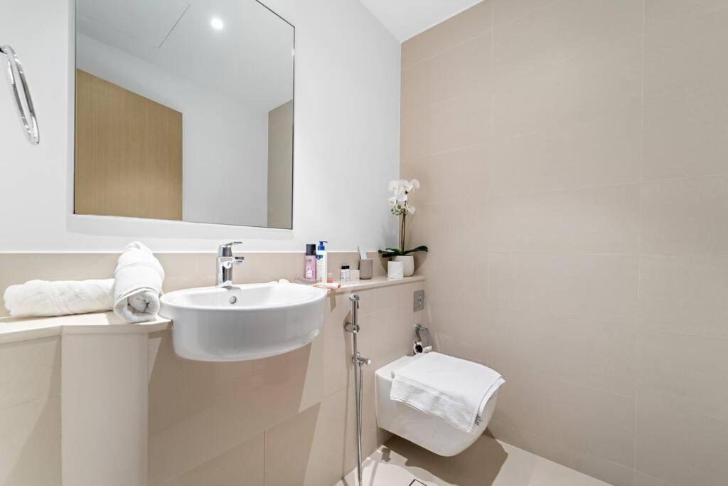 First Class 3br Luxurious & Elegant Retreat Apartment Dubai