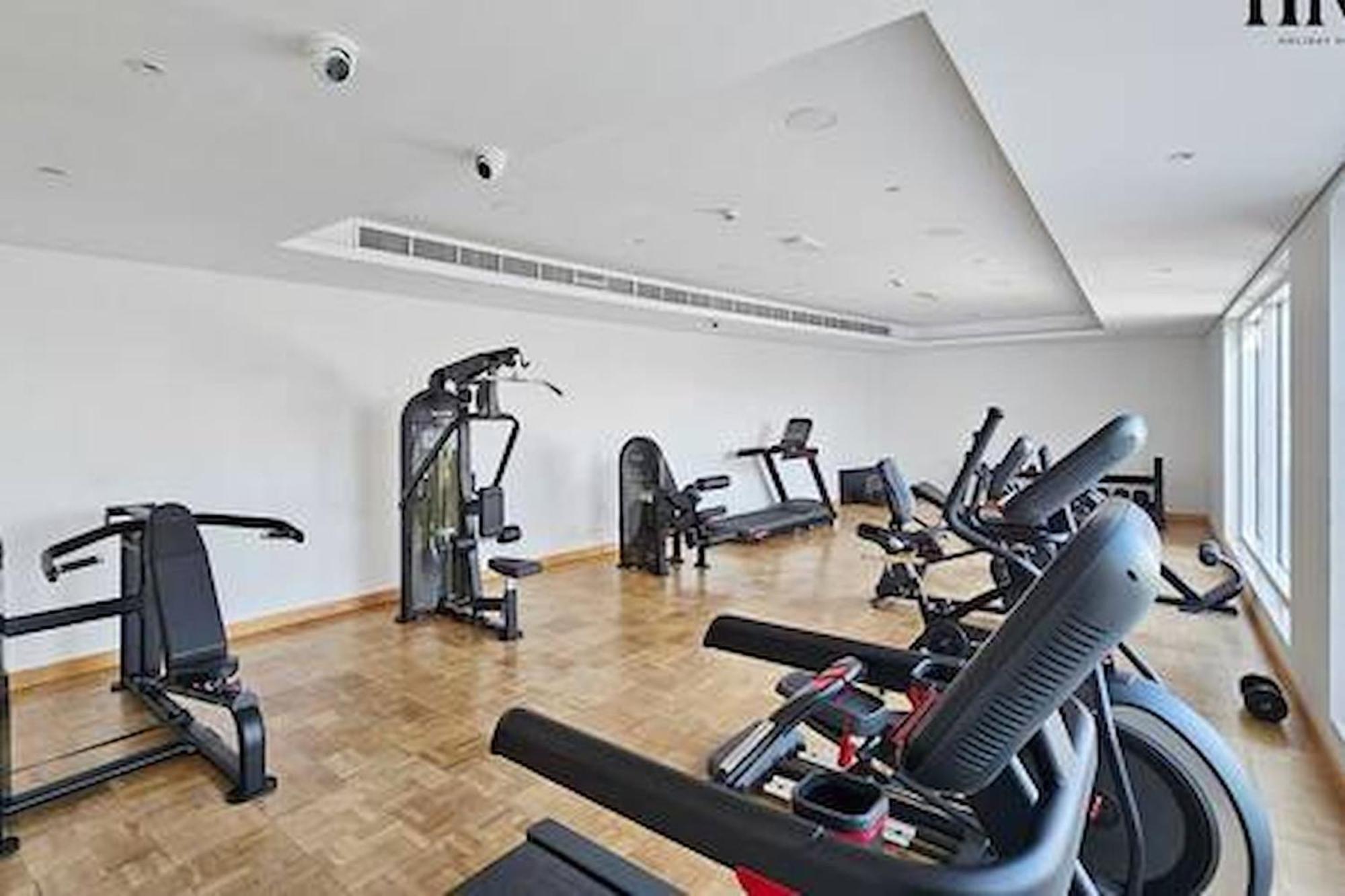 Apartment Beautiful 2 Bed In Al Warqa *