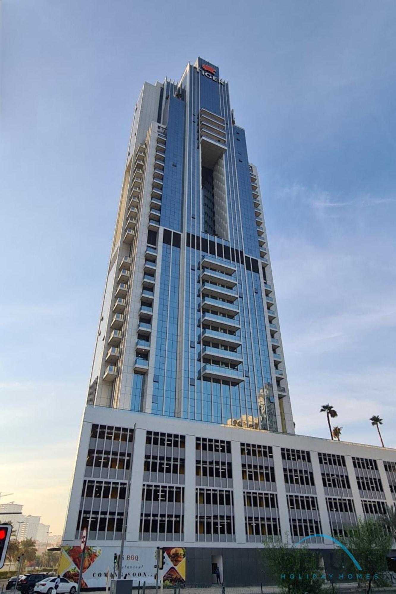 Majestic In Regina Tower, Jumeirah Village Circle By Deluxe Homes Apartment
