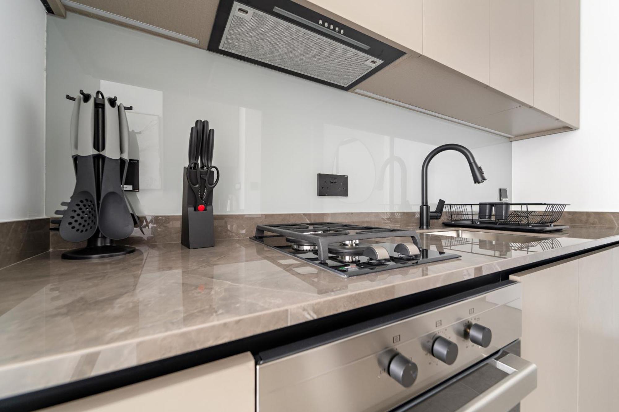 Apartment Lux 15 Northside With A Pool, Gym & Canal Views *