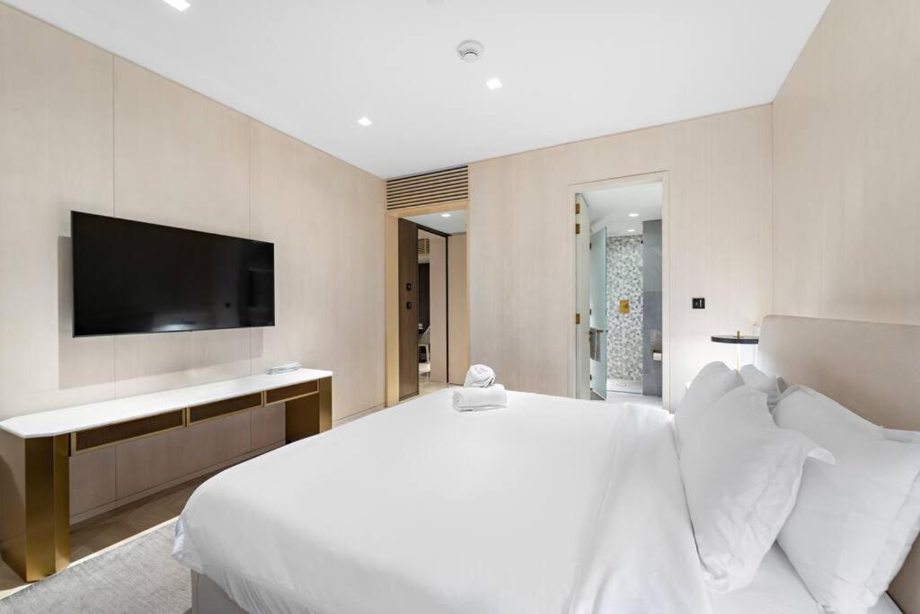 First Class 2br Palm Paradise