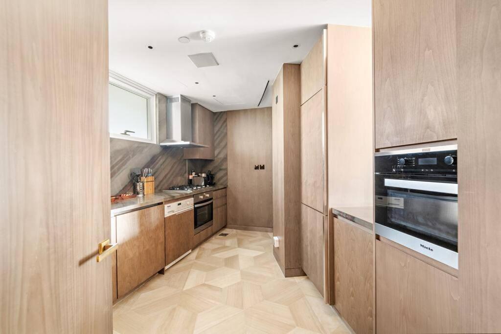 First Class 2br Palm Paradise