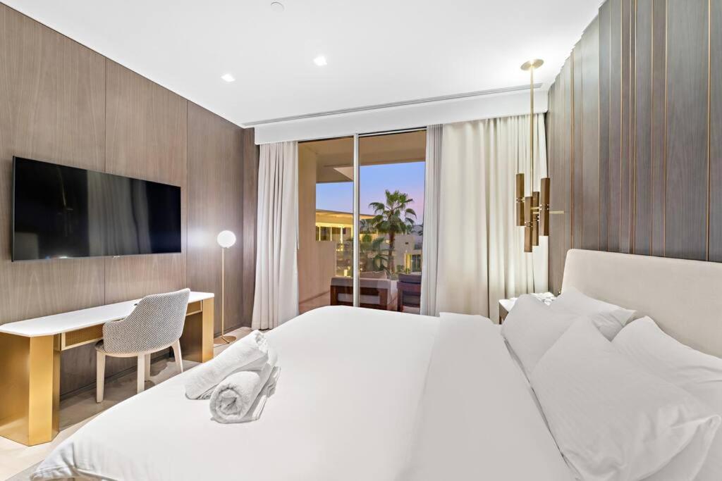 First Class 2br Palm Paradise * Dubai