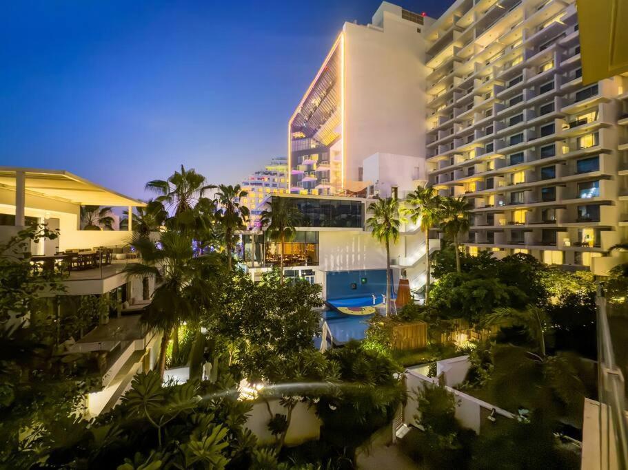 Apartment First Class 2br Palm Paradise Dubai