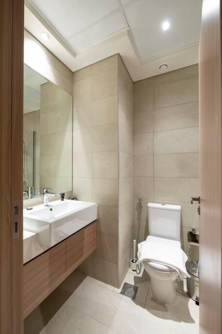 Cozy Studio By Skylight Azizi Riviera 41 *