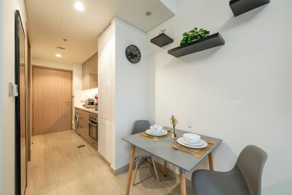 Cozy Studio By Skylight Azizi Riviera 41 Apartment