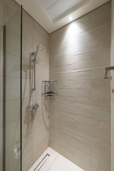 Cozy Studio By Skylight Azizi Riviera 41 Apartment
