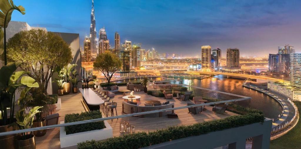 Apartment Lux 15 Northside With A Pool, Gym & Canal Views Dubai
