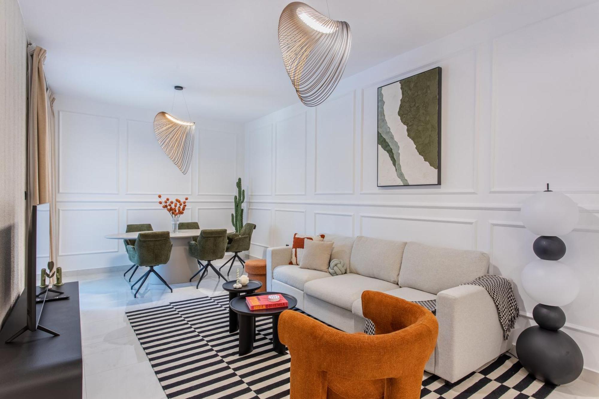 Luxury 1br Apt, Ultimate Comfort & Great Location *
