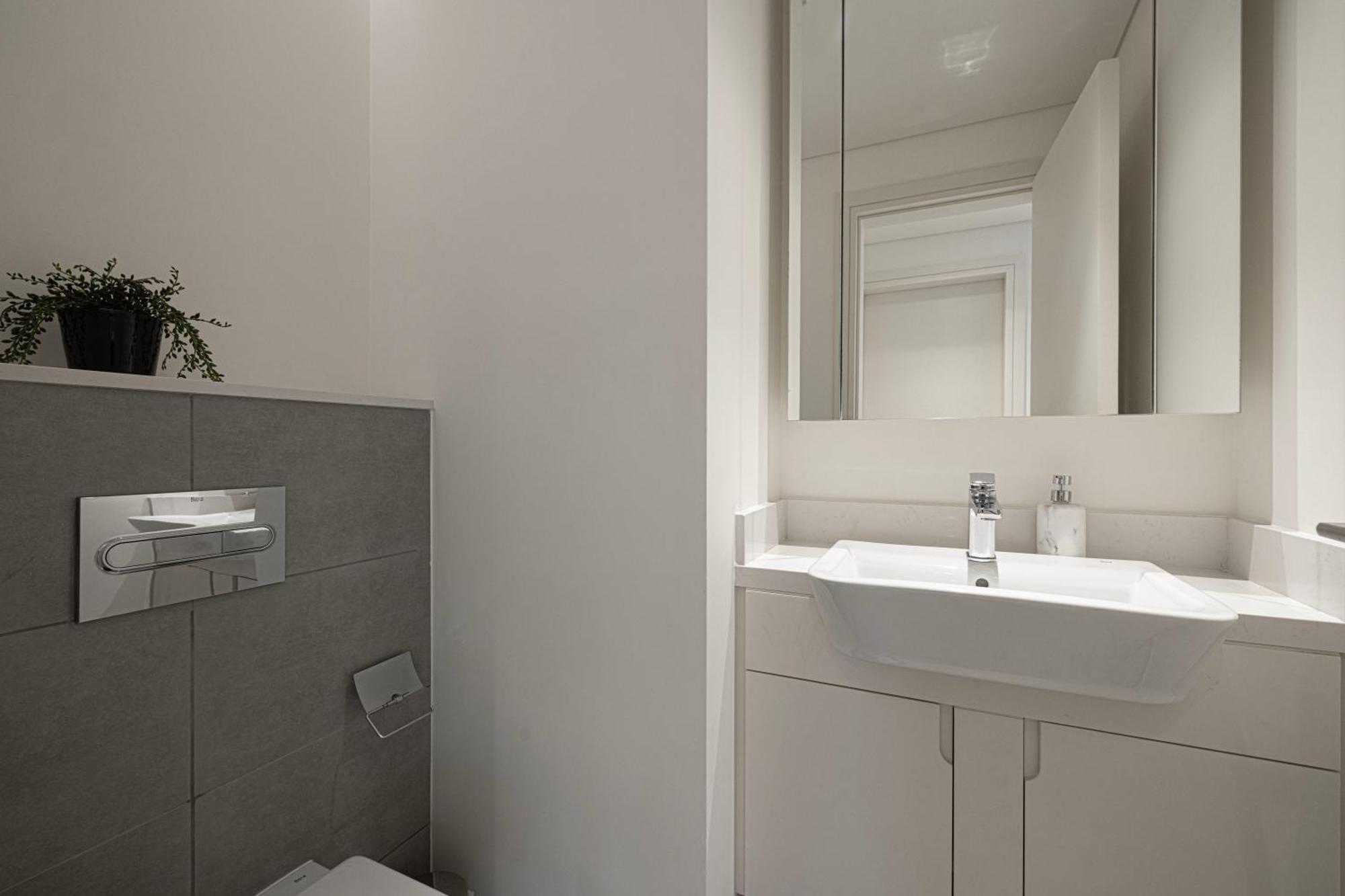 Elegant City-view 5 Min To Burj Khalifa Apartment