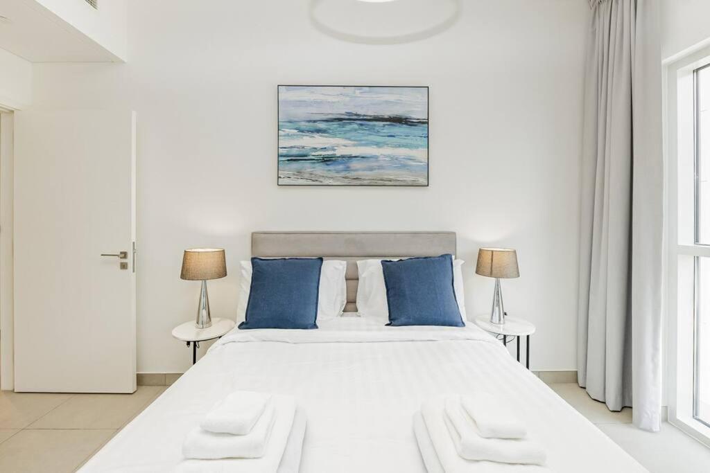 Luxury At Socio Hills, 2 Beds, Sleeps 4 * Dubai