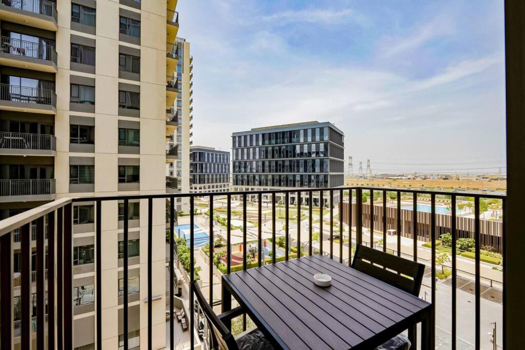 Luxury At Socio Hills, 2 Beds, Sleeps 4 * Dubai