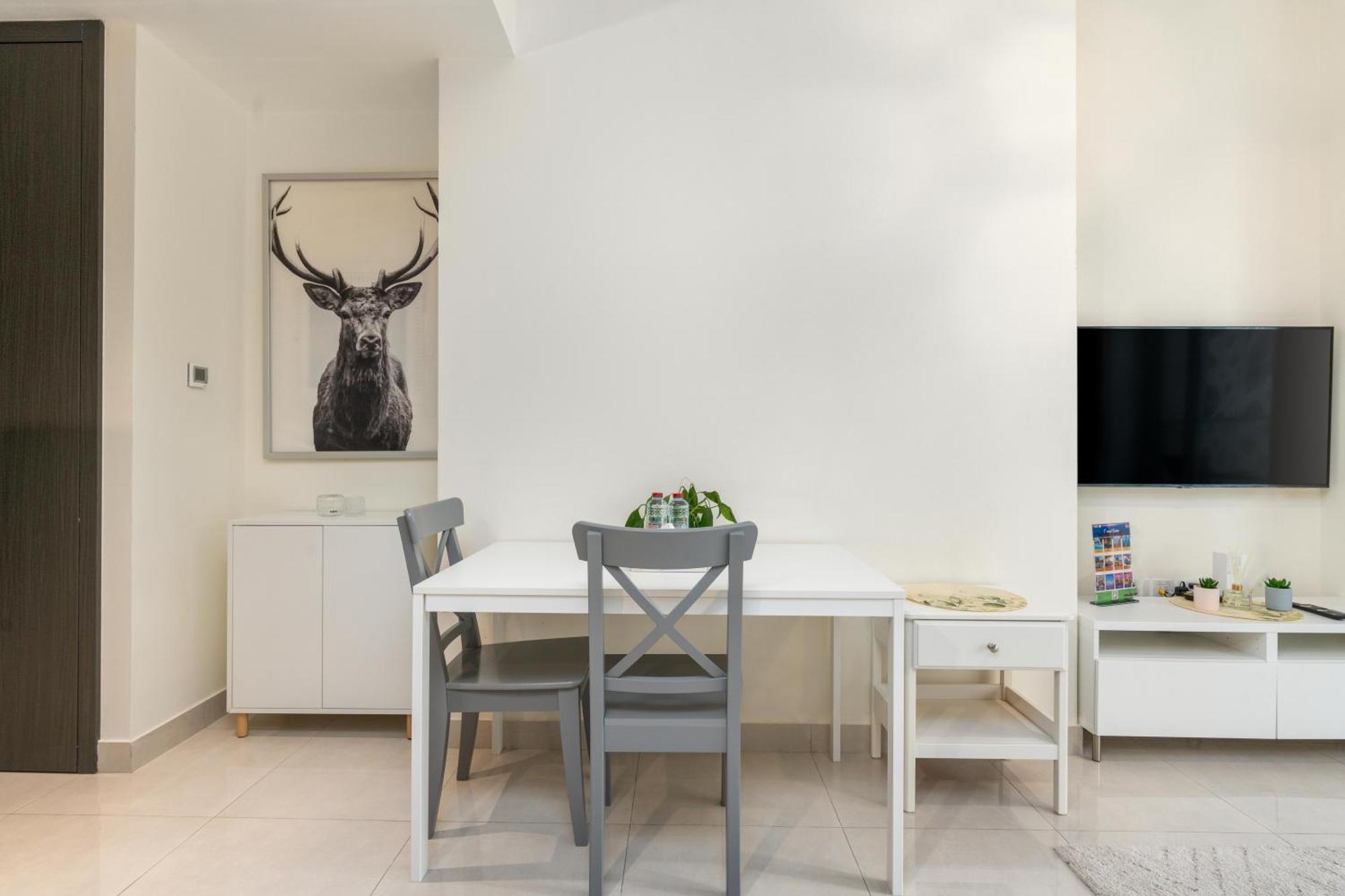 Cozy Spacious Ag Tower Studio With Balcony - Business Bay Apartment *