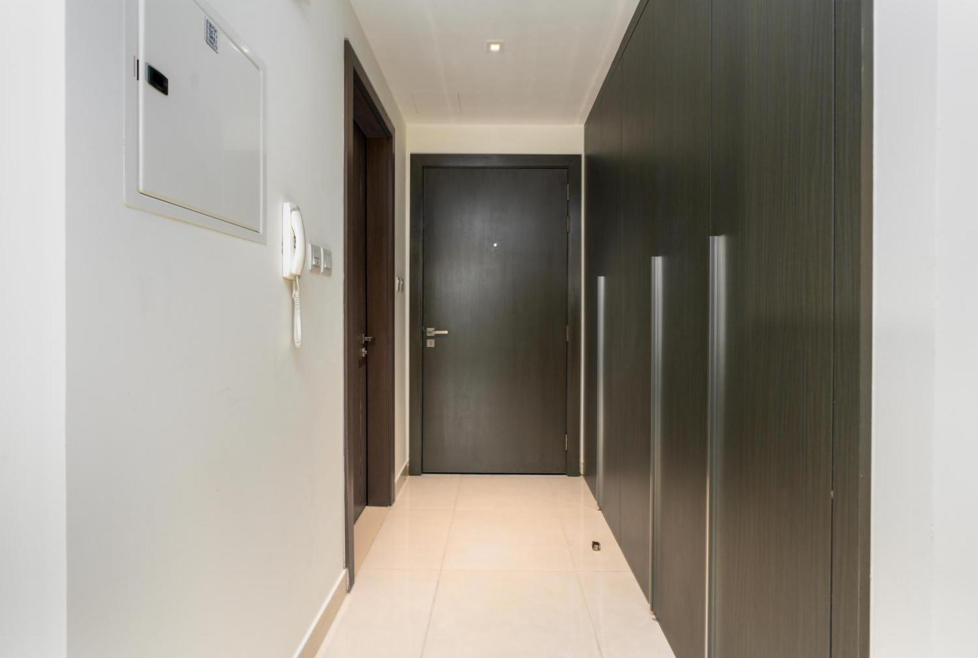 Apartment Cozy Spacious Ag Tower Studio With Balcony - Business Bay *