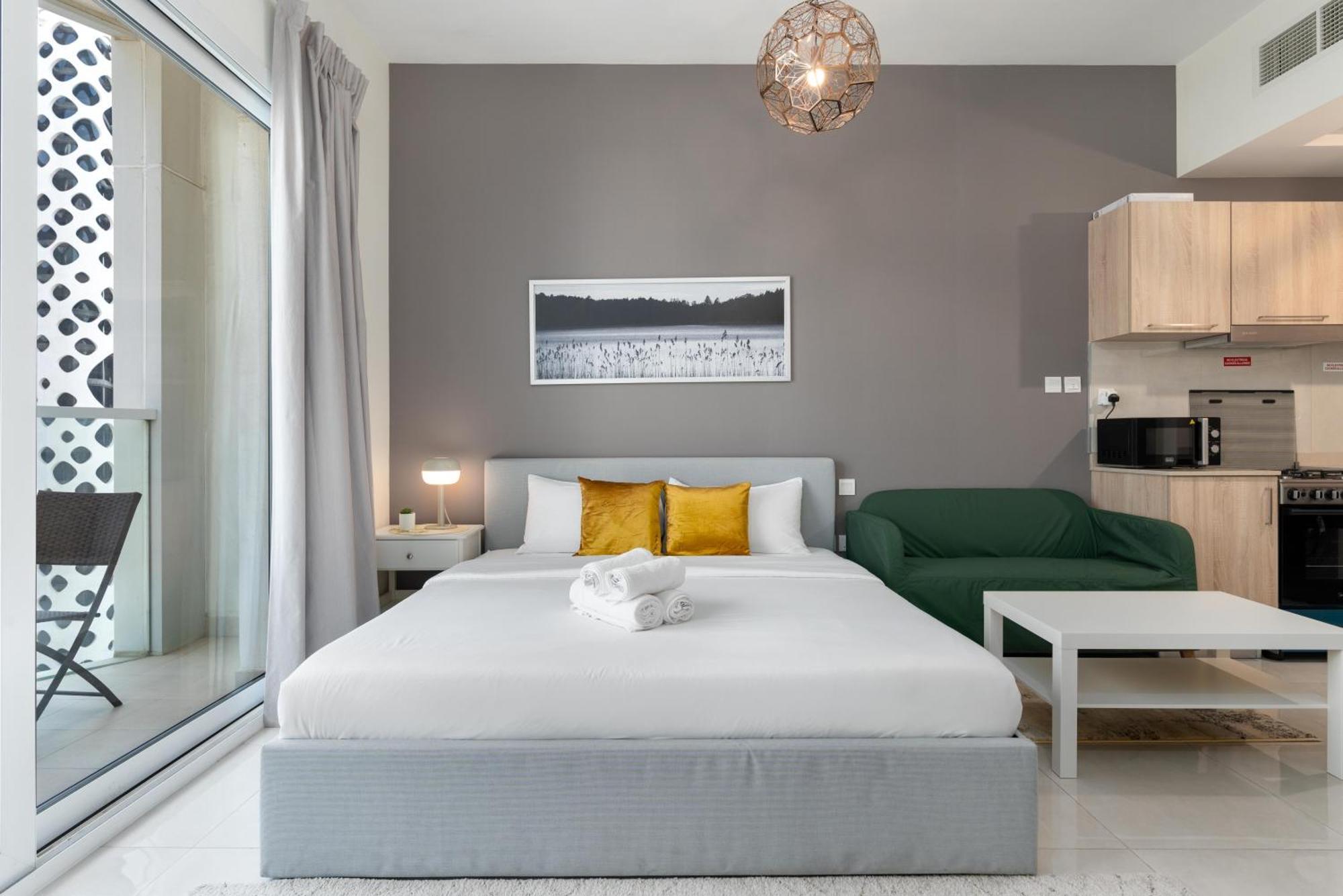 Cozy Spacious Ag Tower Studio With Balcony - Business Bay Apartment Dubai