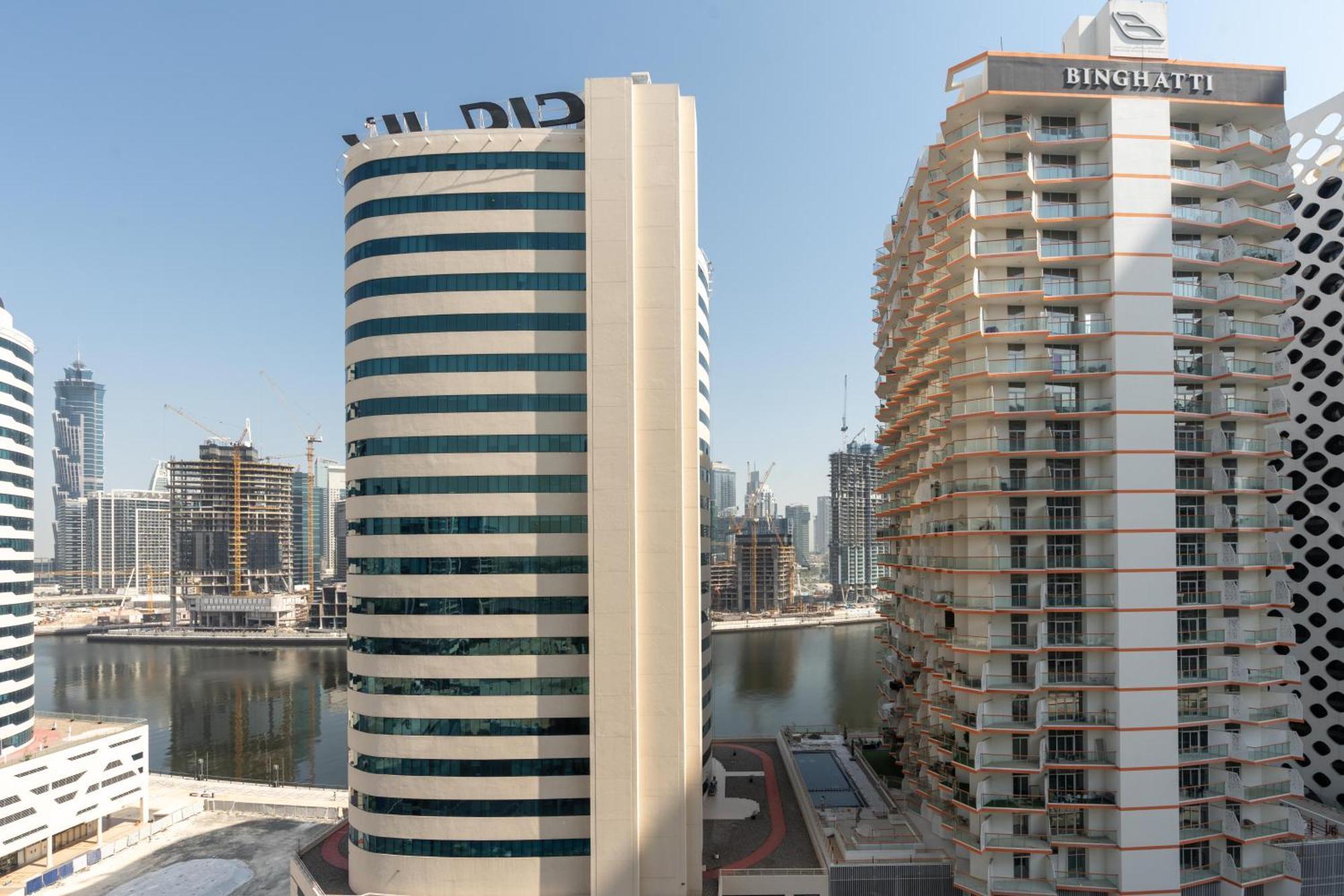 Cozy Spacious Ag Tower Studio With Balcony - Business Bay Dubai