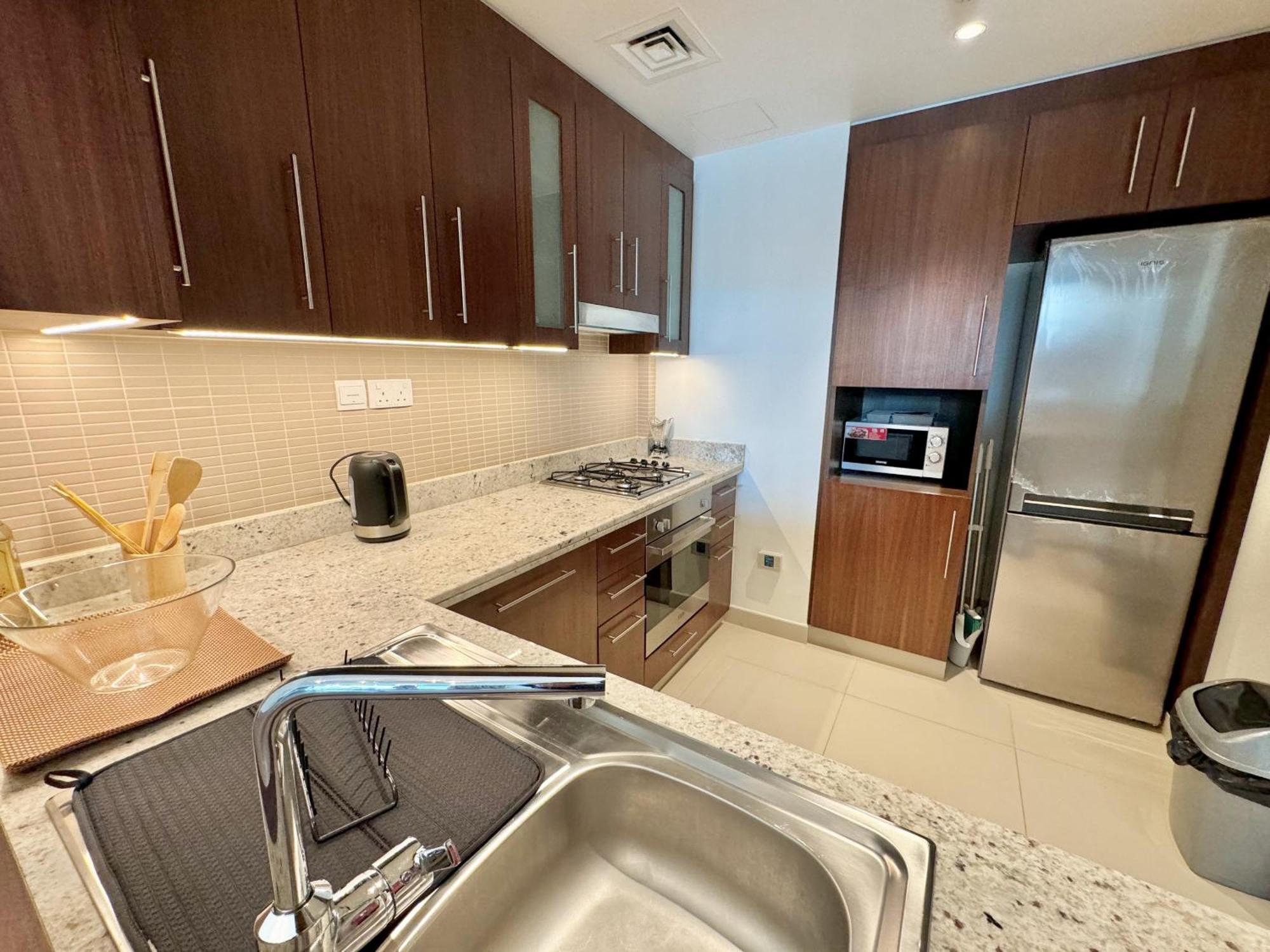 Next To Burj Khalifa Mall 1 Bedroom Luxe Apartment Dubai