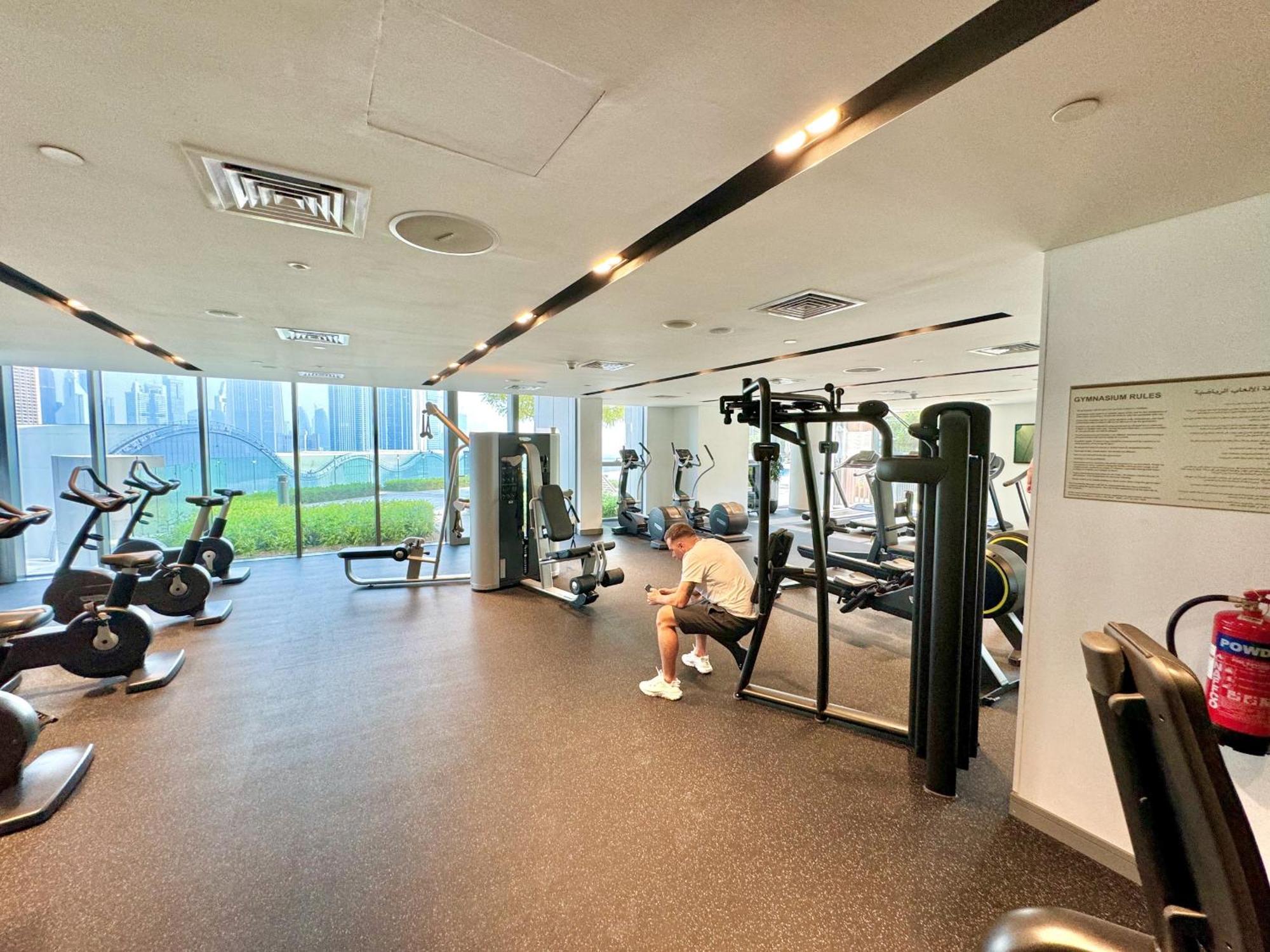 Next To Burj Khalifa Mall 1 Bedroom Luxe Apartment Dubai
