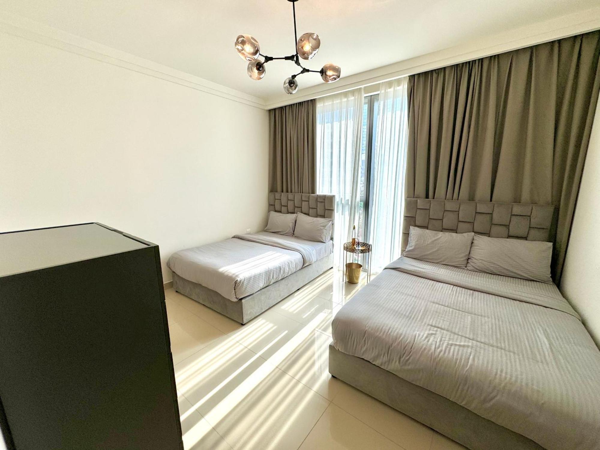 Next To Burj Khalifa Mall 1 Bedroom Luxe Apartment *