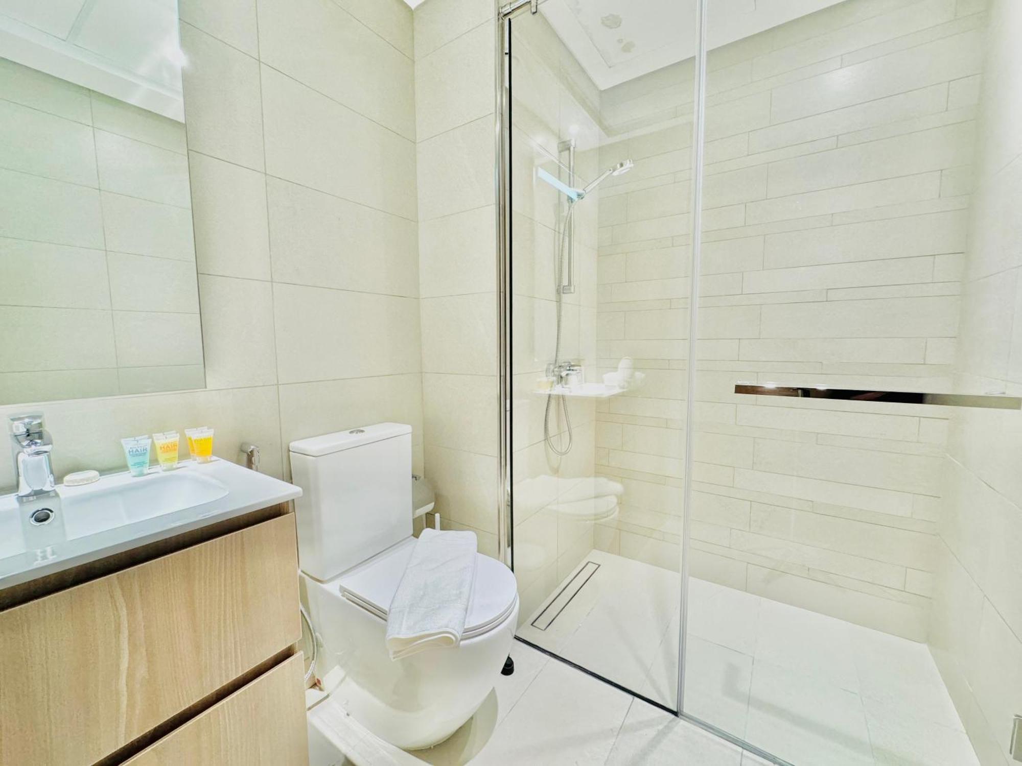 Apartment Venduras - Skyline View Farhad Azizi Al Jaddaf Dubai