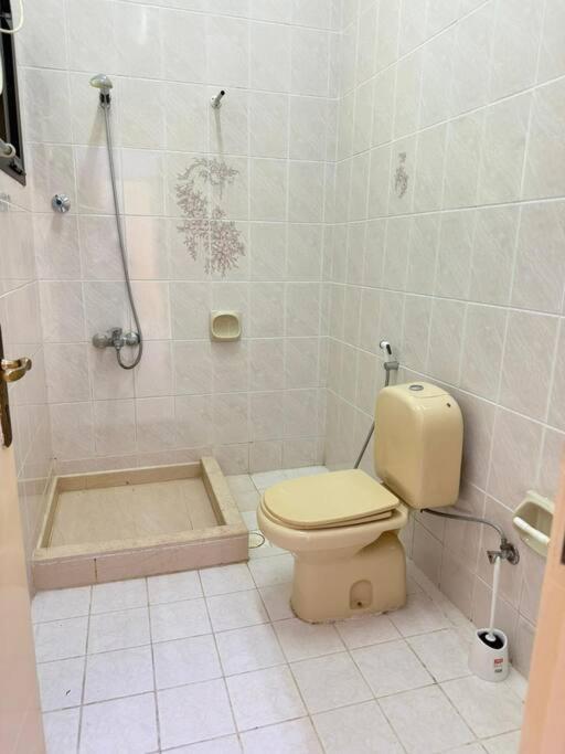 Master Near Metro Apartment