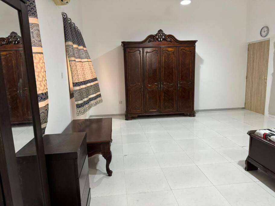 Master Near Metro Apartment Dubai