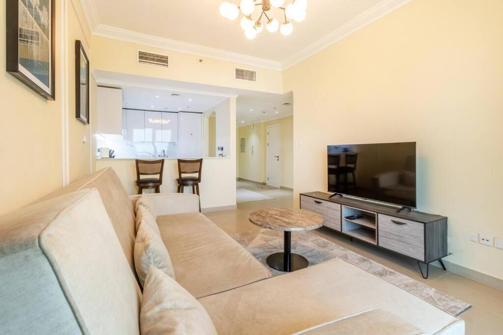 Gorgeous 2 Bedroom With Spectacular Sea View * Dubai