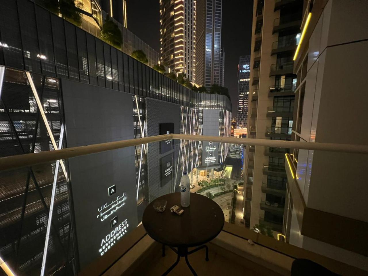 Hostel Downtown Holiday's - 1 Min To Mall & Burj Khalifa