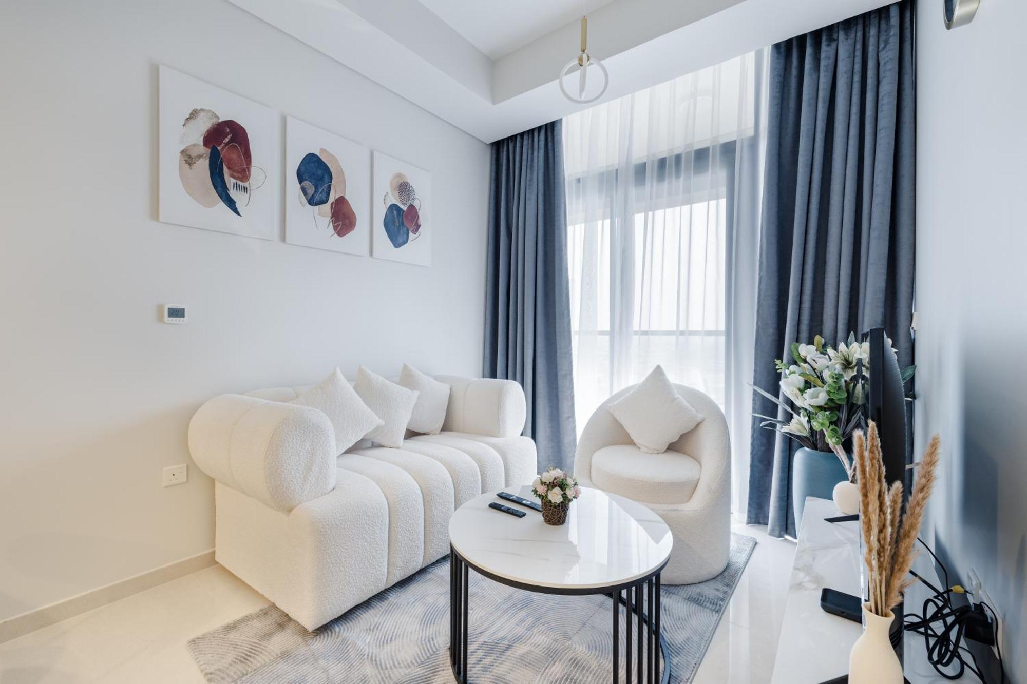 Apartment Aliving Charming 1br At Aykon Tower Business Bay