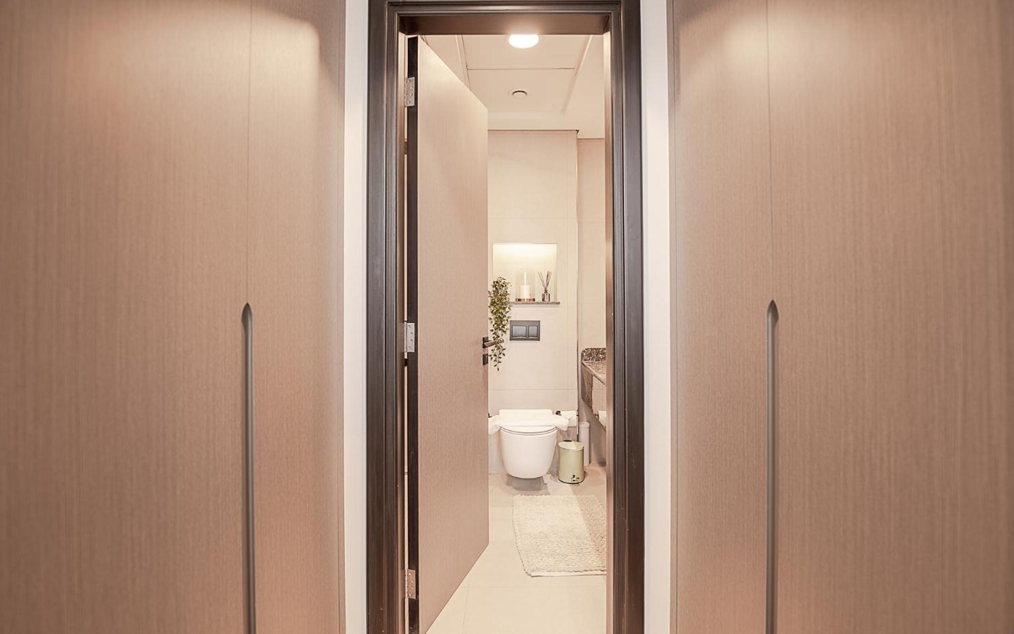 Modern Jvc 1br With Spacious Terrace Apartment *