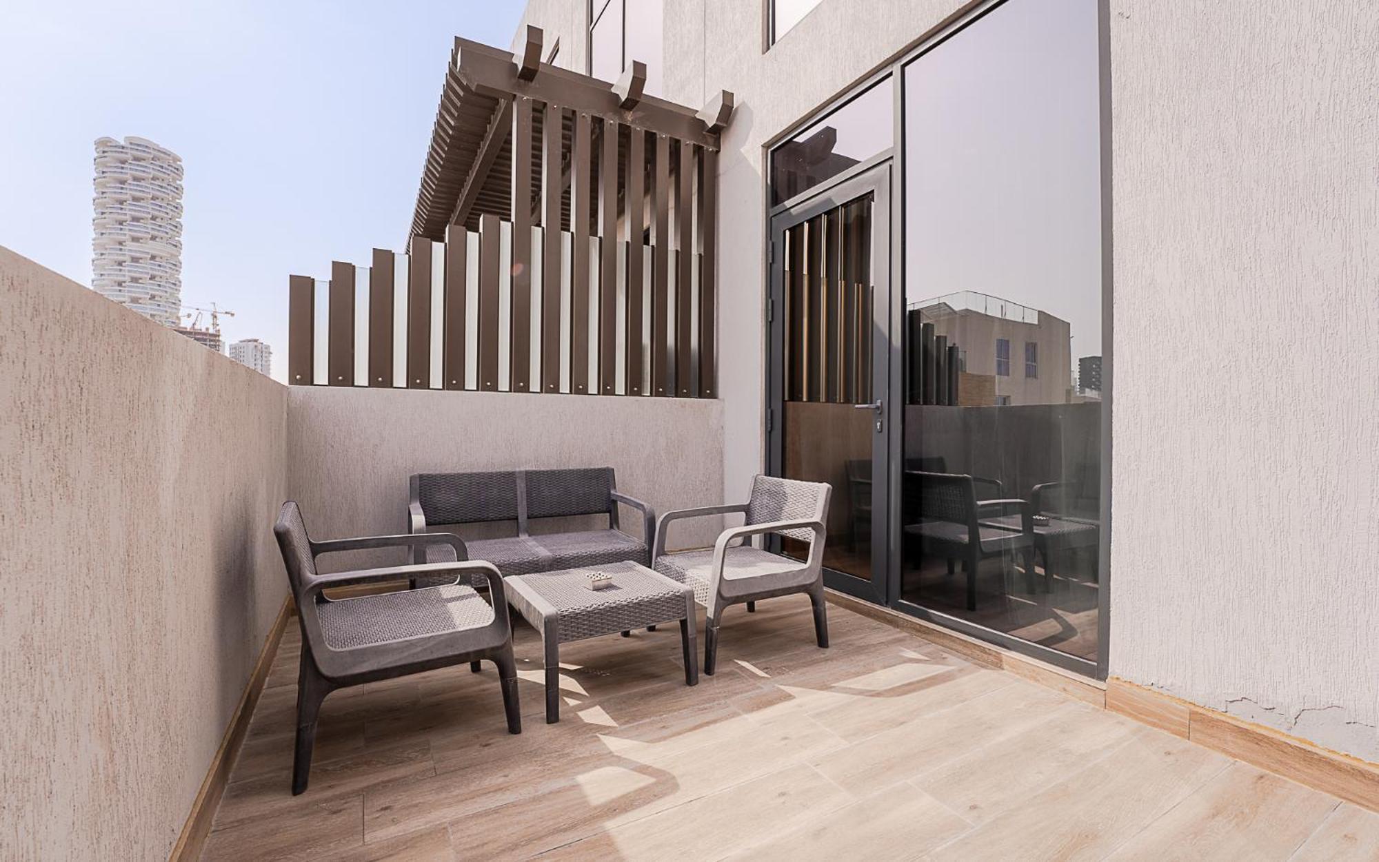 Modern Jvc 1br With Spacious Terrace * Dubai